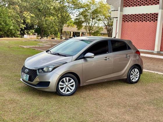 HYUNDAI HB20 1.0 COMFORT 12V FLEX 4P MANUAL HYUNDAI HB20 1.0 COMFORT 12V FLEX 4P MANUAL